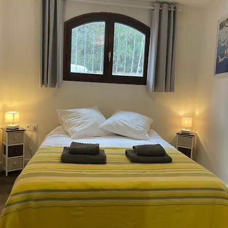 Monti Luxury With Pool Sleeps 6