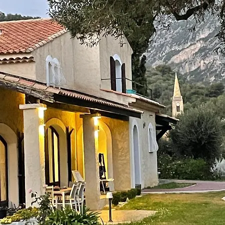 Monti Luxury With Pool Sleeps 6 *